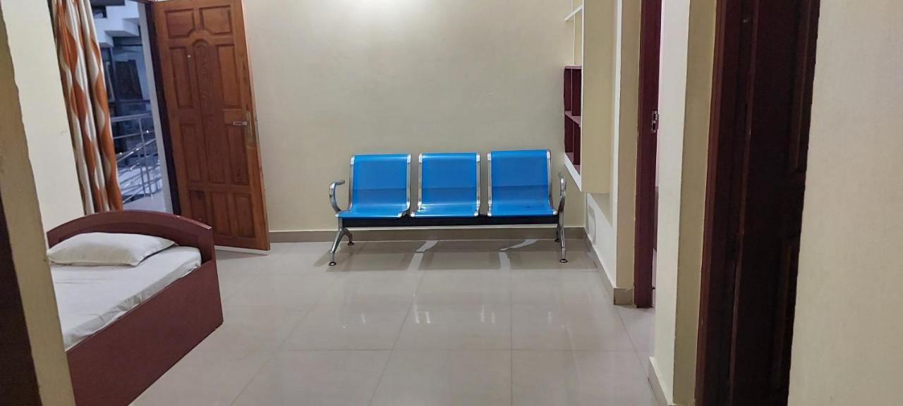 Guruvayur Adithya Exterior photo